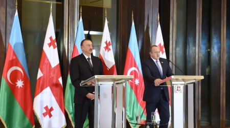 Azərbaycan və Gürcüstan prezidentləri Marneulidə azərbaycanlılarla görüşdü