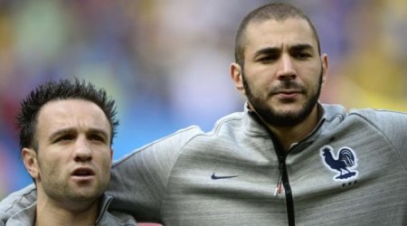 Benzema's France career threatened by sex tape case