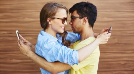 Facebook tests 'break-up' tools