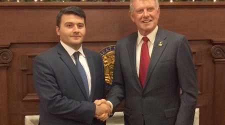 Consul general of Azerbaijan meets with Otter