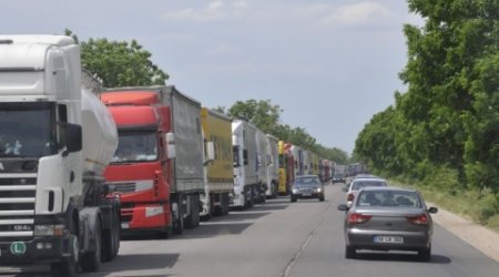 Trucks carrying Turkish exports blocked at Russian border