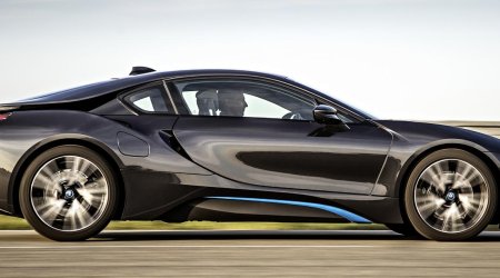 NBW's i8 swallows the M6's V8