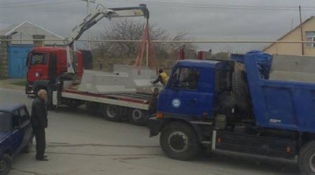Nardaranın girişində beton plitələr düzülür - FOTO