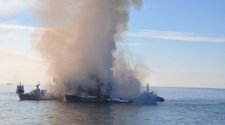 Hökumət rəsmiləri 