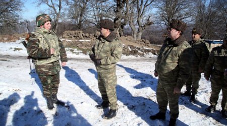 Azerbaijan: Defense minister visits troops on front-line