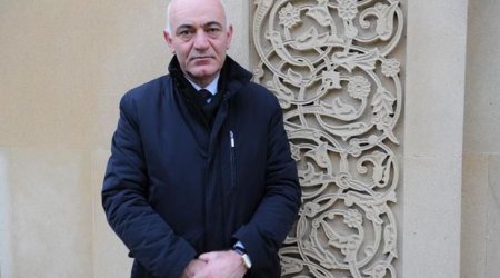 Əbülfəs Qarayevə şeir yazan şair işdən qovuldu