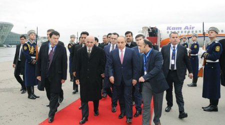 Əfqanıstan Prezidenti Azərbaycana rəsmi səfərə gəlib