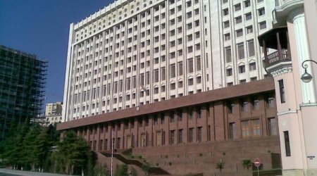 İnsan haqları üzrə işçi qrupu toplaşır