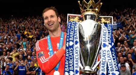 Petr Cech: Arsenal 'can go all the way' to Premier League title