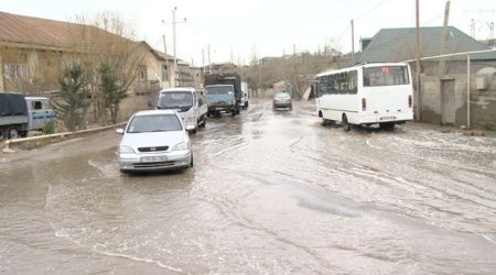 Жители Баку разрушили дорогу