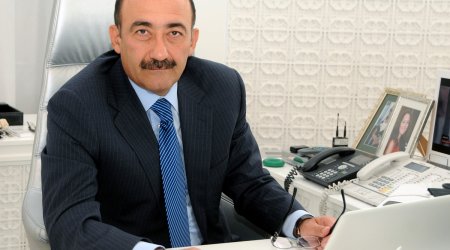 Daha bir vəzifəli məmur işindən azad olundu