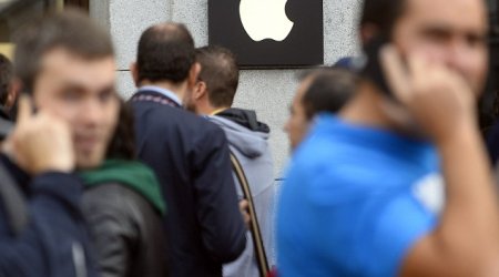 Apple buys artificial intelligence firm that can read EMOTIONS from looking at a person's face