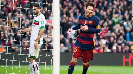 Lionel Messi scores hat-trick as Barcelona thrashes Granada