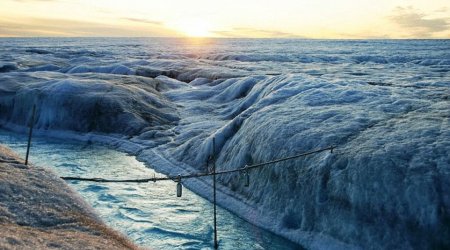 Stunning (yet worrying) photographs capture Greenland's disintegrating icecap