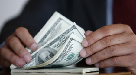 Dollar bahalaşdı - Məzənnə