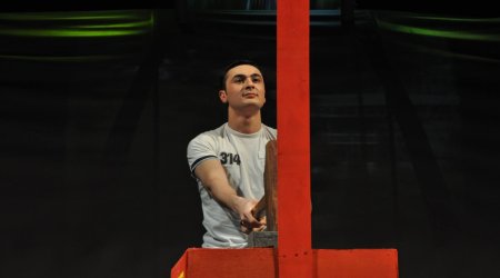 Gənc Tamaşaçılar Teatrında 20 yanvar faciəsinin qurbanları anıldılar - Fotolar