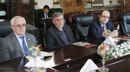 AMEA-da səfirlə görüş