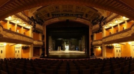 Avstriyada bomba xəbərinə görə teatrdan 850 tamaşaçı təxliyə edilib