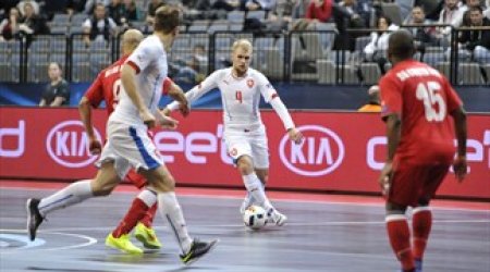 Azerbaijan pip Czechs by odd goal in 11