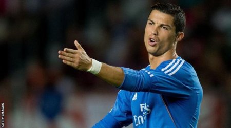 Cristiano Ronaldo walks out of Real Madrid news conference