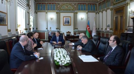 AMEA prezidenti İsrail səfiri ilə görüşdü