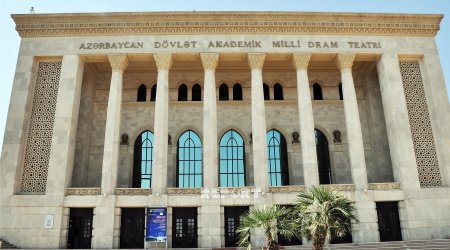 Akademik Milli Dram Teatrında tamaşa