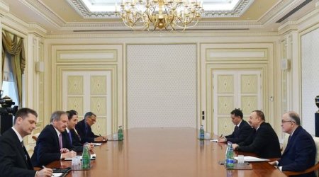 İlham Əliyev Amos Hokstaynı qəbul etdi 