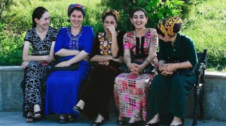 Türkmən qadınlarına 40 manatlıq 8 Mart hədiyyəsi