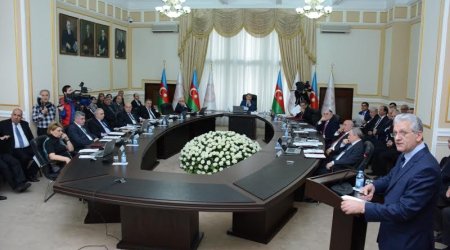 AMEA-da ərzaq təhlükəsizliyi problemi müzakirə olundu