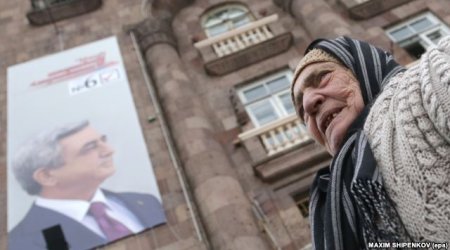 Sona Akopyan Bakı üçün bestseller yazıb