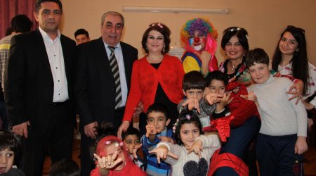 Musiqili Teatrın kimsəsizlərə Novruz təbriki - FOTOLAR