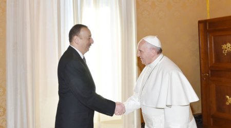 İlham Əliyev Roma Papasını təbrik etdi