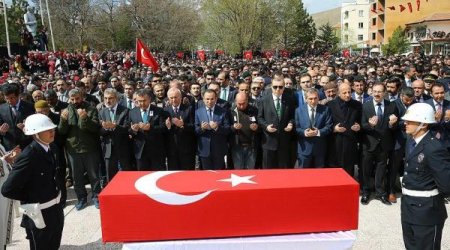 Ərdoğan şəhidin cənazə namazında