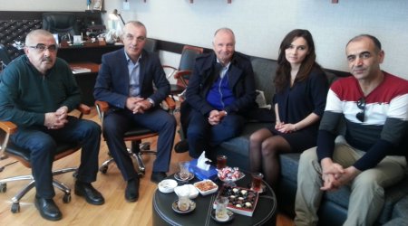 Gənc Tamaşaçılar Teatrında İsveçli rejissorla görüş oldu - FOTOLAR