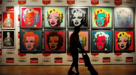 ABŞ-da muzeydən Endi Uorholun yeddi əsəri oğurlanıb