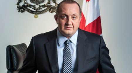 Gürcüstan prezidenti Azərbaycan məktəbində olub