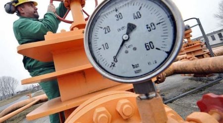 Азербайджан сократил добычу нефти