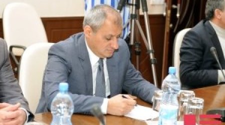 Daha üç QHT-in hesabına qoyulmuş həbs götürüldü