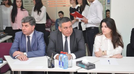 ADU-da dəyirmi masa keçirildi - Fotolar