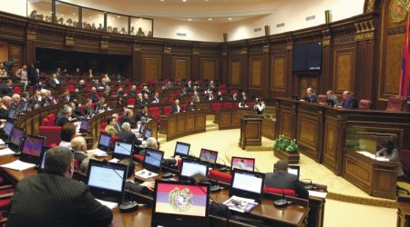 Ermənistandan etiraf: Orduda ciddi problemlər var