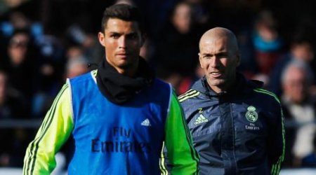 Ronaldo: “Zidan “Real”da qalmalıdır!”