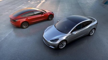 Tesla puts pedal to the metal, 500,000 cars planned in 2018