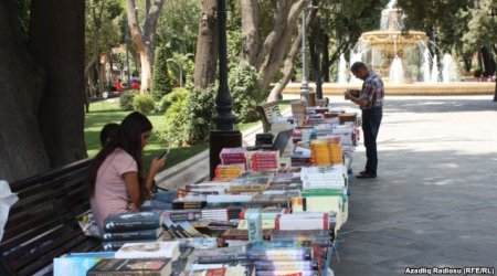 Aprel ayında ən çox satılmış kitablar - SİYAHI