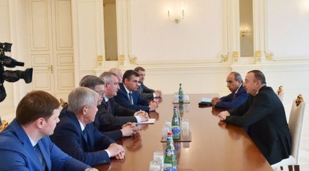 Roqozin İlham Əliyevlə danışıqlarda