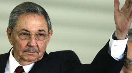 Raul Kastro İlham Əliyevi təbrik etdi