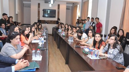 ADU-da dəyirmi masa keçirildi - FOTOLAR