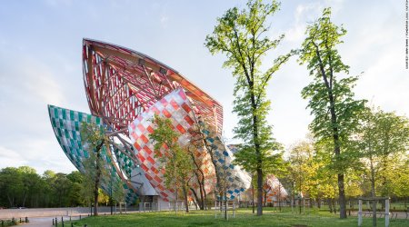 French museum turns into giant kaleidoscope