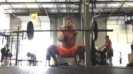 Buff one-armed weightlifter can lift WAY more than you can imagine