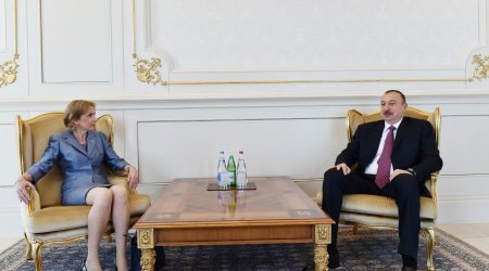 İlham Əliyev Britaniya səfirinin etimadnaməsini qəbul edib