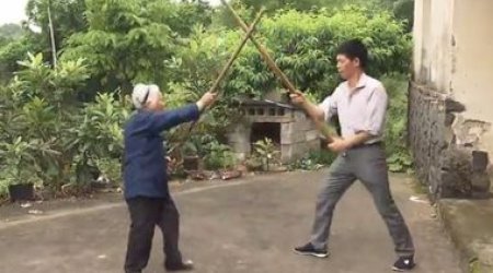 Кунг-фу от бабушки - ВИДЕО